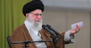 Chamenei — najwyższy przywódca, który sprawował ostateczną kontrolę nad instytucjami politycznymi, wojskowymi i religijnymi Iranu – Świat