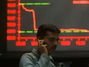 KSE-100 odbił się po wczesnej wyprzedaży i zamknął kurs powyżej 800 punktów