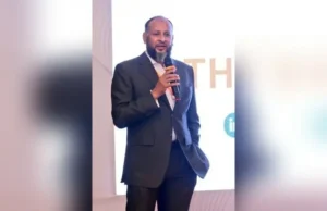 Moonis Alvi składa rezygnację ze stanowiska dyrektora generalnego KE