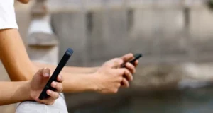 W obliczu globalnych nacisków Turcja zmierza w kierunku ograniczenia dostępu nieletnich do mediów społecznościowych