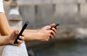 W obliczu globalnych nacisków Turcja zmierza w kierunku ograniczenia dostępu nieletnich do mediów społecznościowych