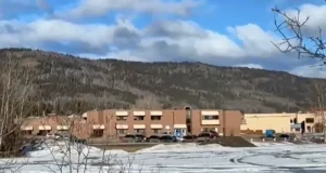 10 osób nie żyje po tym, jak zamachowiec otworzył ogień w szkole średniej w Kanadzie