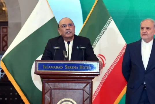 Jakakolwiek eskalacja militarna z udziałem Iranu może zdestabilizować region: Prezydent Zardari