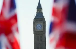 Rząd Wielkiej Brytanii skrytykowano za usunięcie słowa „Jego Królewska Mość” z komunikatów