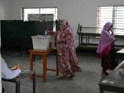 Bangladesz głosuje w przełomowych wyborach po rewolucji pokolenia Z