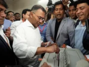 Na zdjęciach: Miliony głosów w przełomowych wyborach w Bangladeszu