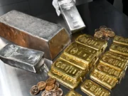 Złoto traci w wyniku umocnienia dolara po mocnych danych o zatrudnieniu w USA