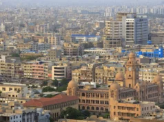 Nieruchomości w Karaczi zyskują, ale złoto, akcje przyciągają uwagę