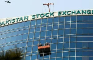 Akcje spadają trzeci tydzień z rzędu