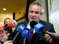 Oskarżony zabójca Bondiego, Naveed Akram, pojawia się w sądzie za pośrednictwem łącza wideo