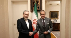 Iran uważa, że USA są „bardziej realistyczne” w kwestii nuklearnej, po tym jak Strażnicy rozpoczynają ćwiczenia w Cieśninie Ormuz