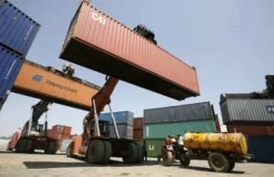 Luka handlowa z Bliskim Wschodem zmniejsza się w okresie lipiec-grudzień