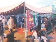 Zamknięcie autostrady powoduje cierpienie osób dojeżdżających do pracy, przewoźników i handlowców