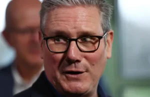 Wielka Brytania musi szybciej zwiększać wydatki na obronę, mówi Starmer