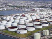 Ceny ropy Brent spadają, ponieważ inwestorzy oceniają ryzyko zakłóceń w dostawach