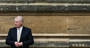 Policja aresztuje brata króla Karola, Andrzeja, w związku z niewłaściwym postępowaniem wobec Epsteina