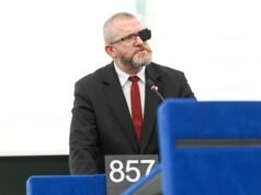 Polska zwraca się do Parlamentu Europejskiego o pozbawienie skrajnie prawicowego przywódcy Brauna immunitetu w związku z oskarżeniem o negowanie Holokaustu