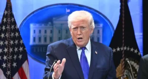 Trump przysięga globalną stawkę celną w wysokości 10 procent po naganie sądu