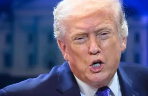 Wściekły Trump przysięga nową opłatę w wysokości 10 procent po orzeczeniu taryfowym SC