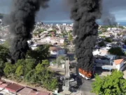 Zabójstwo meksykańskiego barona narkotykowego wywołuje ataki zemsty; podpalono samochody i firmy, zablokowano autostrady