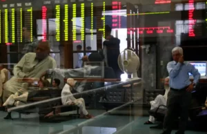 KSE-100 spada ponad 1600 punktów, zamyka się na czerwono