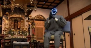 Mnich-robot AI zaprezentowany w Japonii, aby udzielać duchowych porad