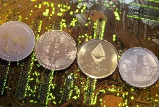 W obliczu wygaśnięcia rozporządzenia prezydenta Senat uchwala ustawę regulującą aktywa wirtualne