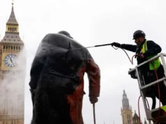 Brytyjczyk oskarżony o spowodowanie szkód po propalestyńskim graffiti na pomniku Churchilla – Świat