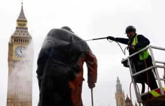 Brytyjczyk oskarżony o spowodowanie szkód po propalestyńskim graffiti na pomniku Churchilla – Świat
