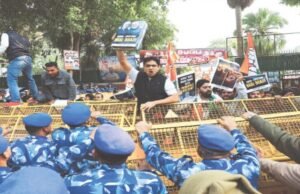 Wysiłki Gatesa związane z polio oraz „pieśń i taniec” Modiego znajdują wzmianki w aktach Epsteina