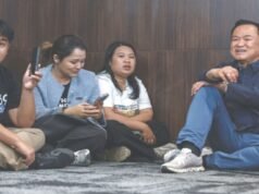 Pilotażowy premier Tajlandii zwycięża w wyborach