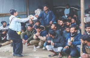 Trzy osoby utonęły po wywróceniu się łodzi z migrantami u wybrzeży greckiej wyspy