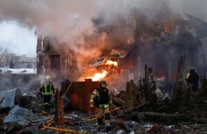 Rosyjski ostrzał rakietowy uderzył w energetykę, koleje na Ukrainie – Świat