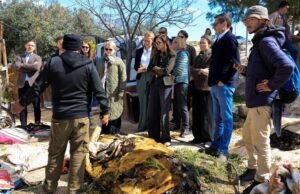 Izraelscy osadnicy palą namioty i pojazdy na Zachodnim Brzegu