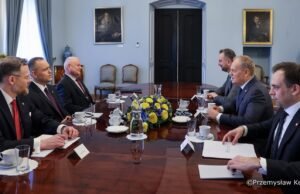 Polski prezydent i premier nie osiągają porozumienia w sprawie unijnych kredytów obronnych ze względu na potencjalne weto