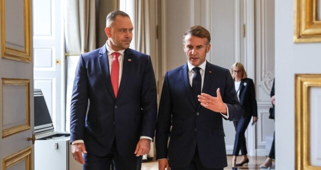 004_a_Prezydent_Karol_Nawrocki_wizyta_Francja_spotkanie_Emmanuel_Macron_20250916_MWB11771a.jpg