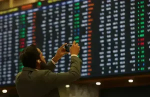 KSE-100 spada o 16 089 punktów w rekordowym jednodniowym spadku – Biznes