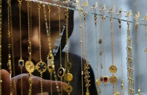 Złoto zwiększa zyski, gdy wojna na Bliskim Wschodzie skłania do ucieczki w bezpieczne miejsce – Biznes