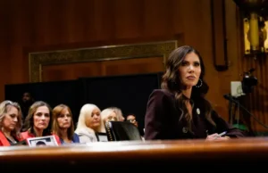 Szef Departamentu Bezpieczeństwa Wewnętrznego USA krytykowany za tłumienie imigracji – Świat