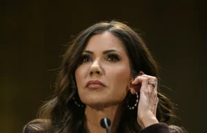 Trump wypiera Kristi Noem, mianuje senatora Oklahomy kandydatką do spraw bezpieczeństwa wewnętrznego – Świat