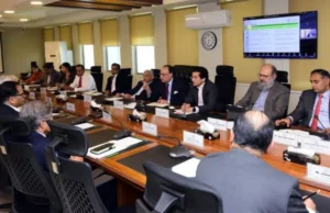 Praca z domu, zajęcia online „oszczędzanie paliwa” – Pakistan