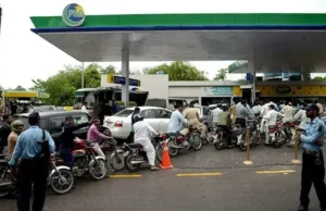 Rząd podwyższa ceny benzyny i szybkiego oleju napędowego o 55 rupii za litr za litr – Biznes