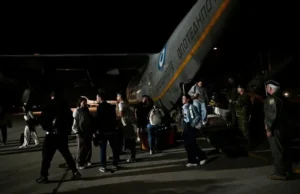 Prywatne odrzutowce oferują kosztowną ucieczkę z Zatoki Perskiej w obliczu słabnących lotów komercyjnych – Świat