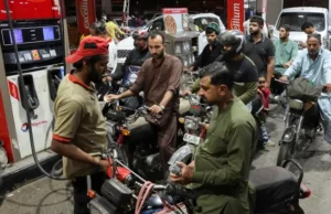 „Bomba benzynowa” spada na Pakistan w czasie wojny – Pakistan