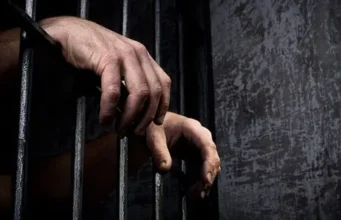 Władze Bahrajnu aresztują 6 Azjatów, w tym 5 Pakistańczyków, za rzekome filmowanie i udostępnianie filmów z ataków Iranu – Świat