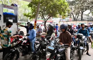 Żołnierze strzegą składów w Bangladeszu po zamieszkach naftowych – Świat