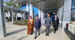 Dar przybywa do Riyadu na spotkanie regionalnych FM – Pakistan