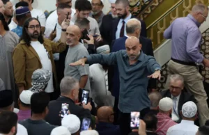 Premier Albanese wściekł się i wygwizdał podczas wizyty w największym australijskim meczecie w związku ze stanowiskiem wobec Izraela – świata