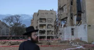 Irańskie rakiety uderzyły w południowy Izrael, raniąc ponad 100 osób