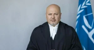 Zarzuty wobec prokuratora MTK Karima Khana dotyczącego zbrodni wojennych są nadal rozpatrywane, mimo że raport został oczyszczony z zarzutów